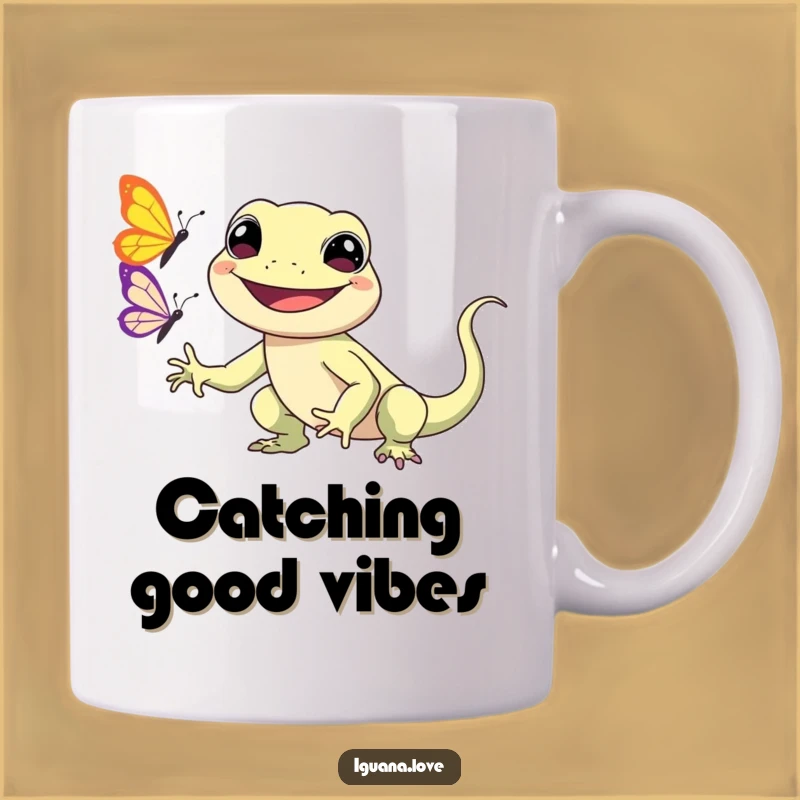 Funny Kawaii Iguana Mug: Smiling Butterfly Chase, Adorable Funny Gift Idea